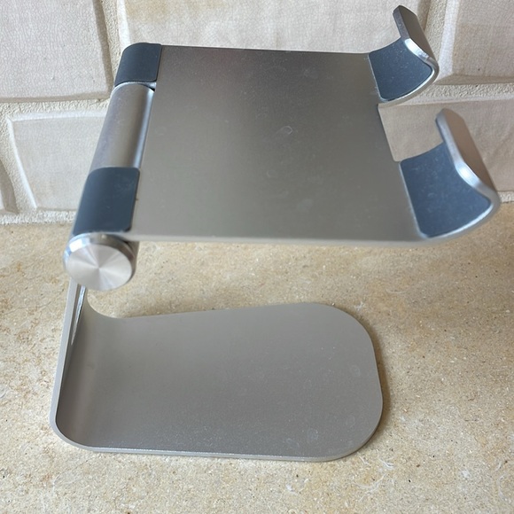 NWOT Lamicall adjustable foldable tablet and phone stand - Picture 3 of 9